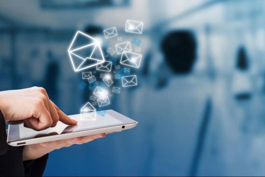 Email doanh nghiệp có dễ dàng sử dụng trên điện thoại di động không?